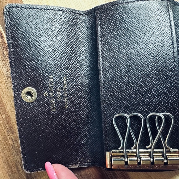 Damier Louis Vuitton Brown and Black Checkered Wallet - Picture 4 of 4